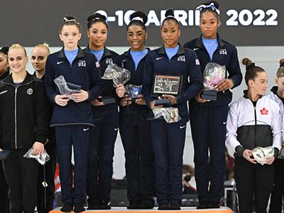 Elle Mueller with her Team USA teammates